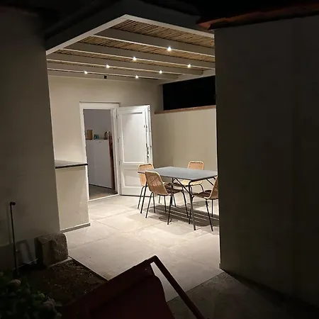 Дом отдыха Lavalehouse *