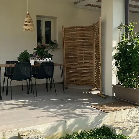 Lavalehouse Hébergement de vacances *